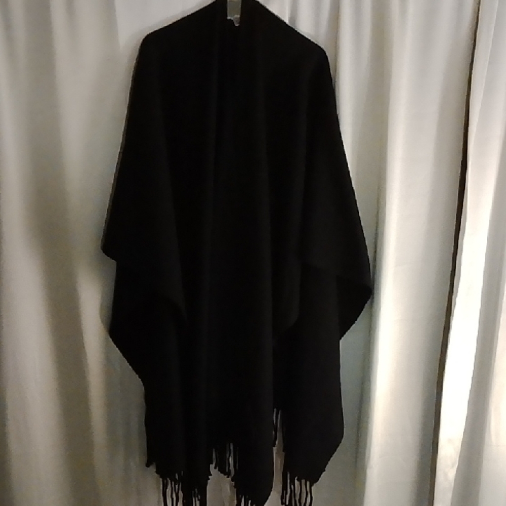 Elegant Black Shawl with Fringe